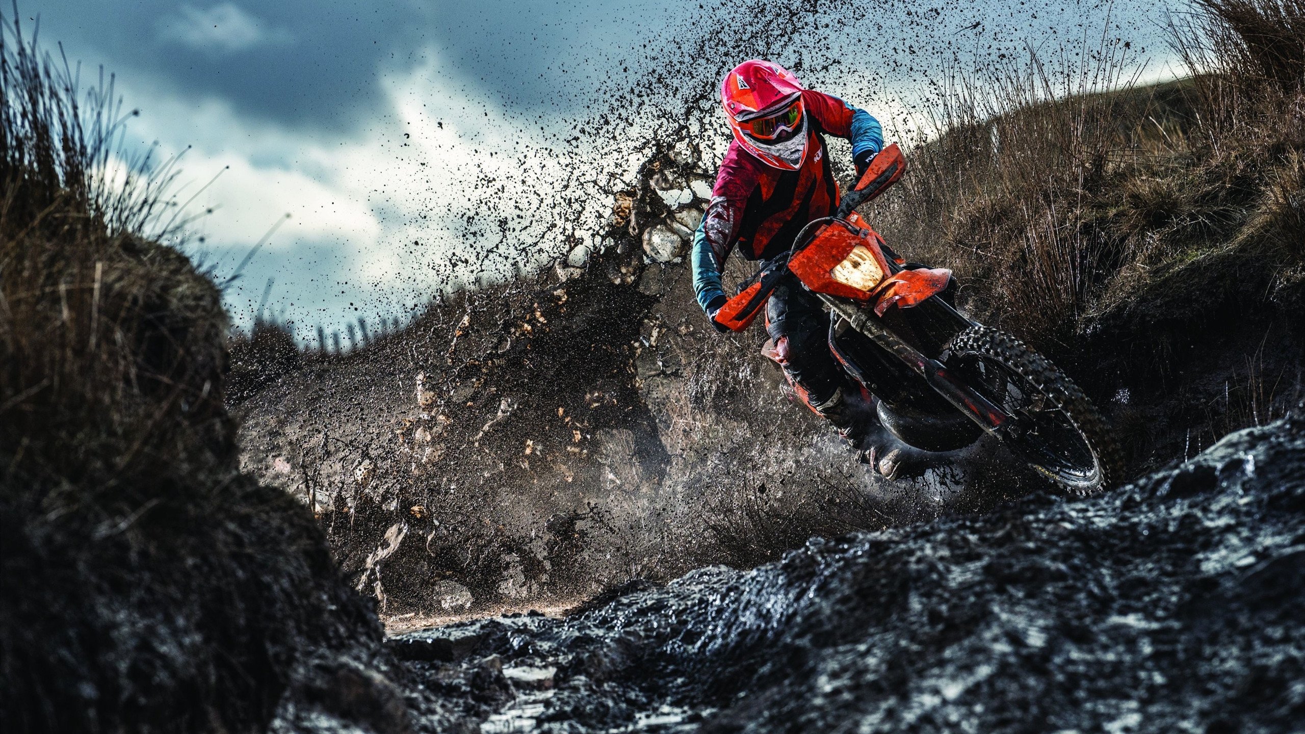 城市暴走耐力赛 参与者限时完成二十公里徒步