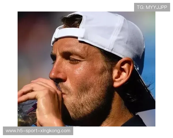 决赛前夕摩擦升级,两队火药味十足引全球关注 决赛前夕摩擦升级,两队火药味十足引全球关注