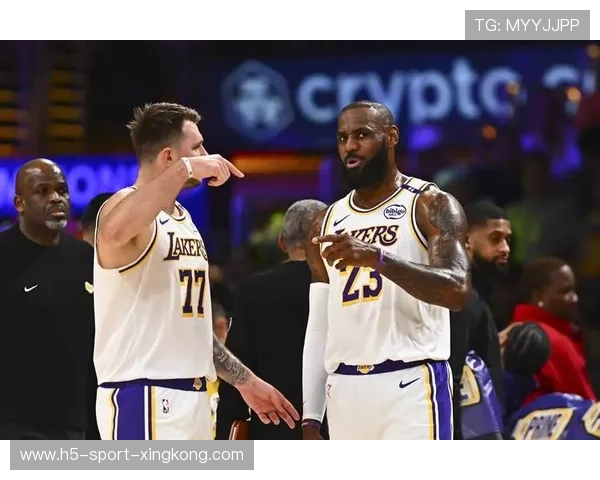 湖人半场切换战术成功压制对手发挥