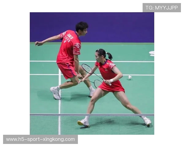 羽毛球混双赛前战术布置成为胜负关键