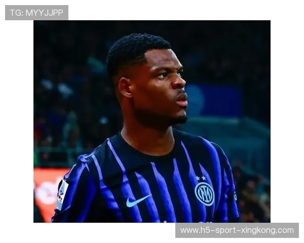 国米边翼卫体系起作用，邓弗里斯多次送出高质量传中